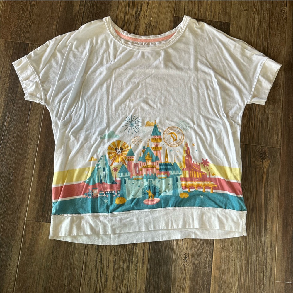 Disneyland resort castle Mickey Mouse women's XL T Shirt